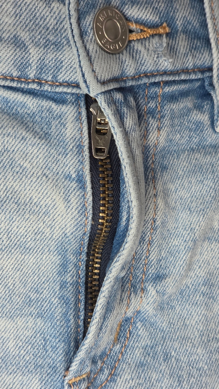 American Eagle Women’s 00 Light Wash Distressed Ripped Straight Leg Jeans