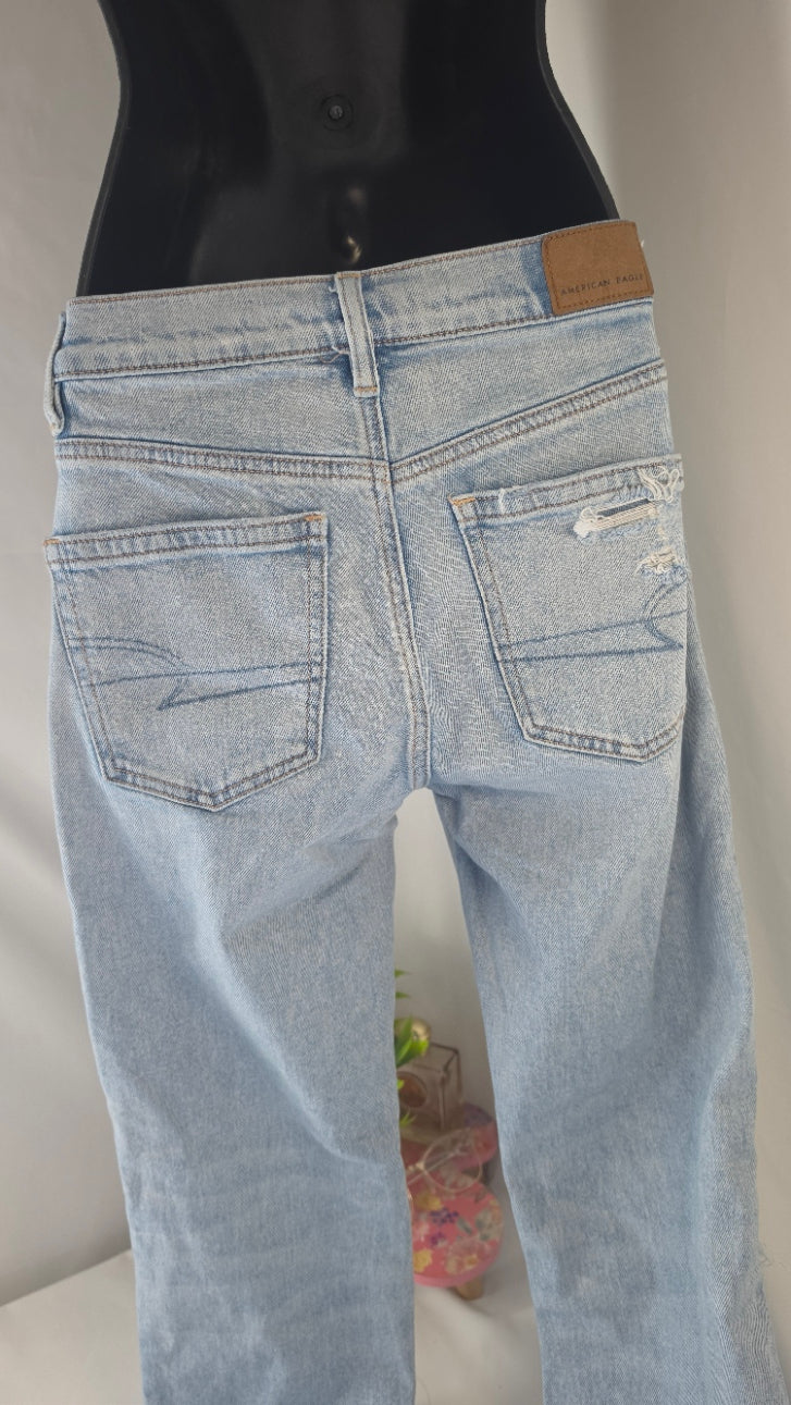 American Eagle Women’s 00 Light Wash Distressed Ripped Straight Leg Jeans