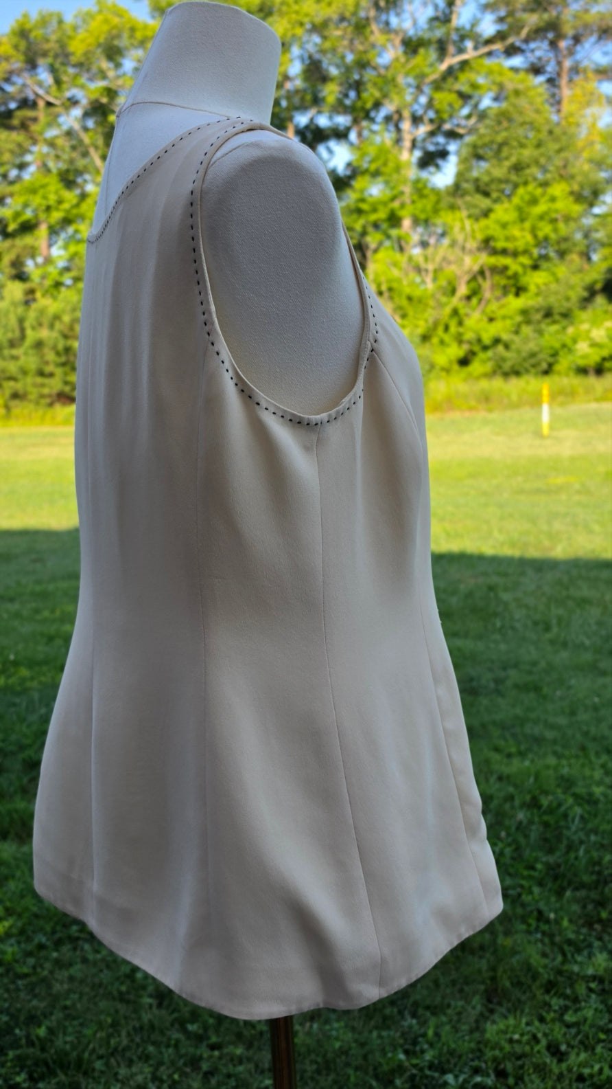 Rena Rowan Silk Sleeveless Blouse – Cream (Size 12)