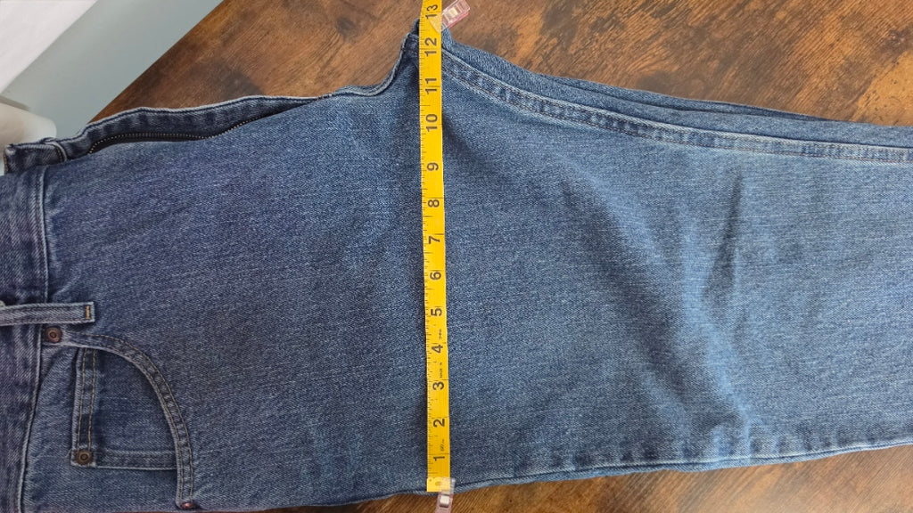 Wrangler Men's 40x30 Relaxed Fit Jeans Medium Wash 100% Cotton Denim