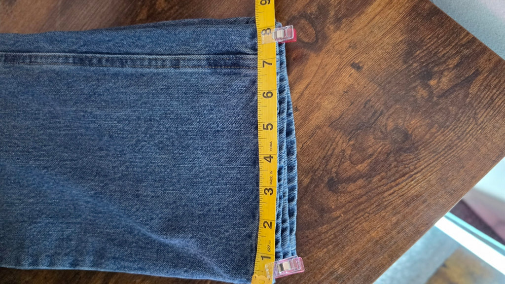 Wrangler Men's 40x30 Relaxed Fit Jeans Medium Wash 100% Cotton Denim