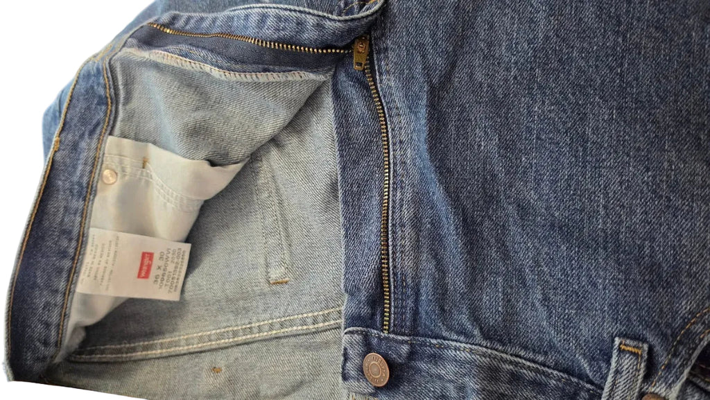 Wrangler Men's 40x30 Relaxed Fit Jeans Medium Wash 100% Cotton Denim