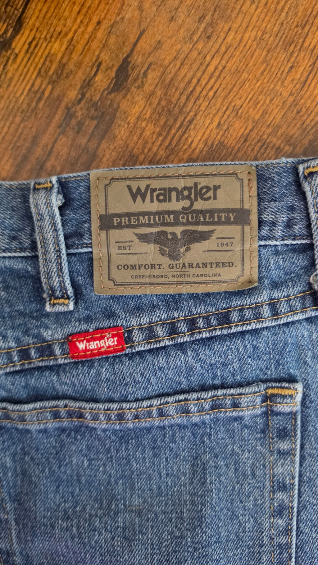 Wrangler Men's 40x30 Relaxed Fit Jeans Medium Wash 100% Cotton Denim