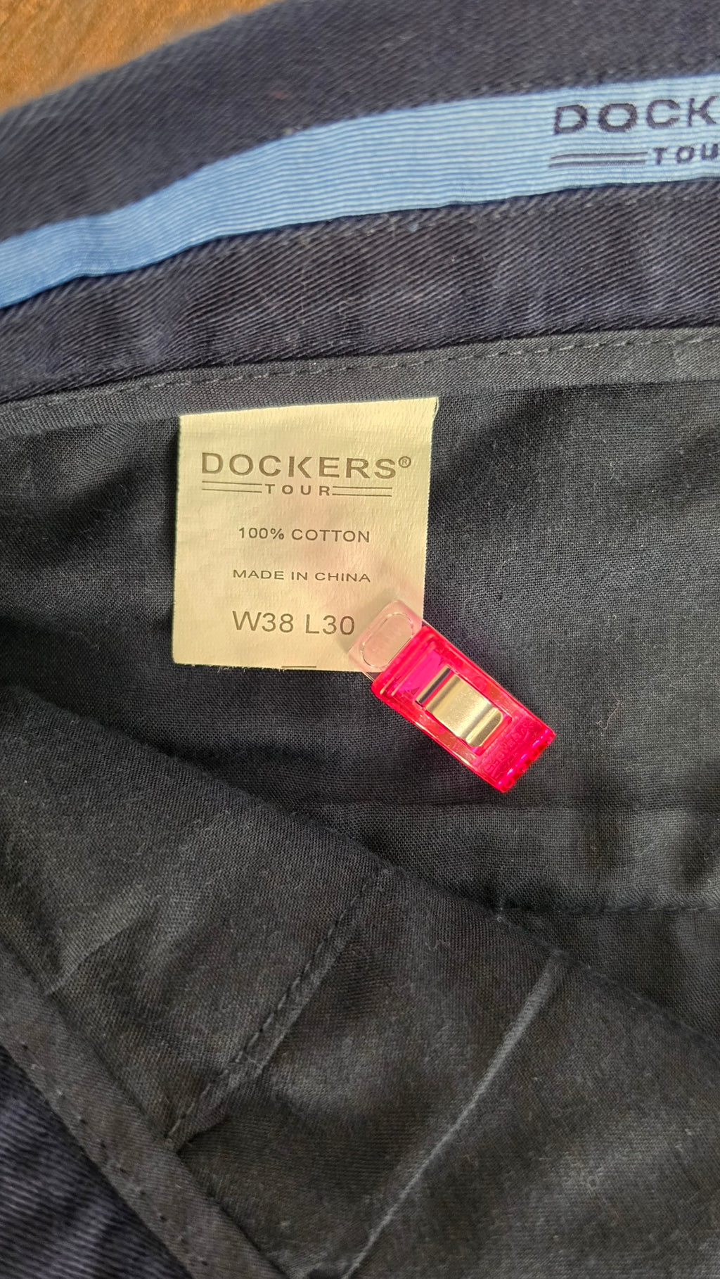 Dockers Tour Men’s Navy Pleated Chino Pants – W38 L30 – 100% Cotton