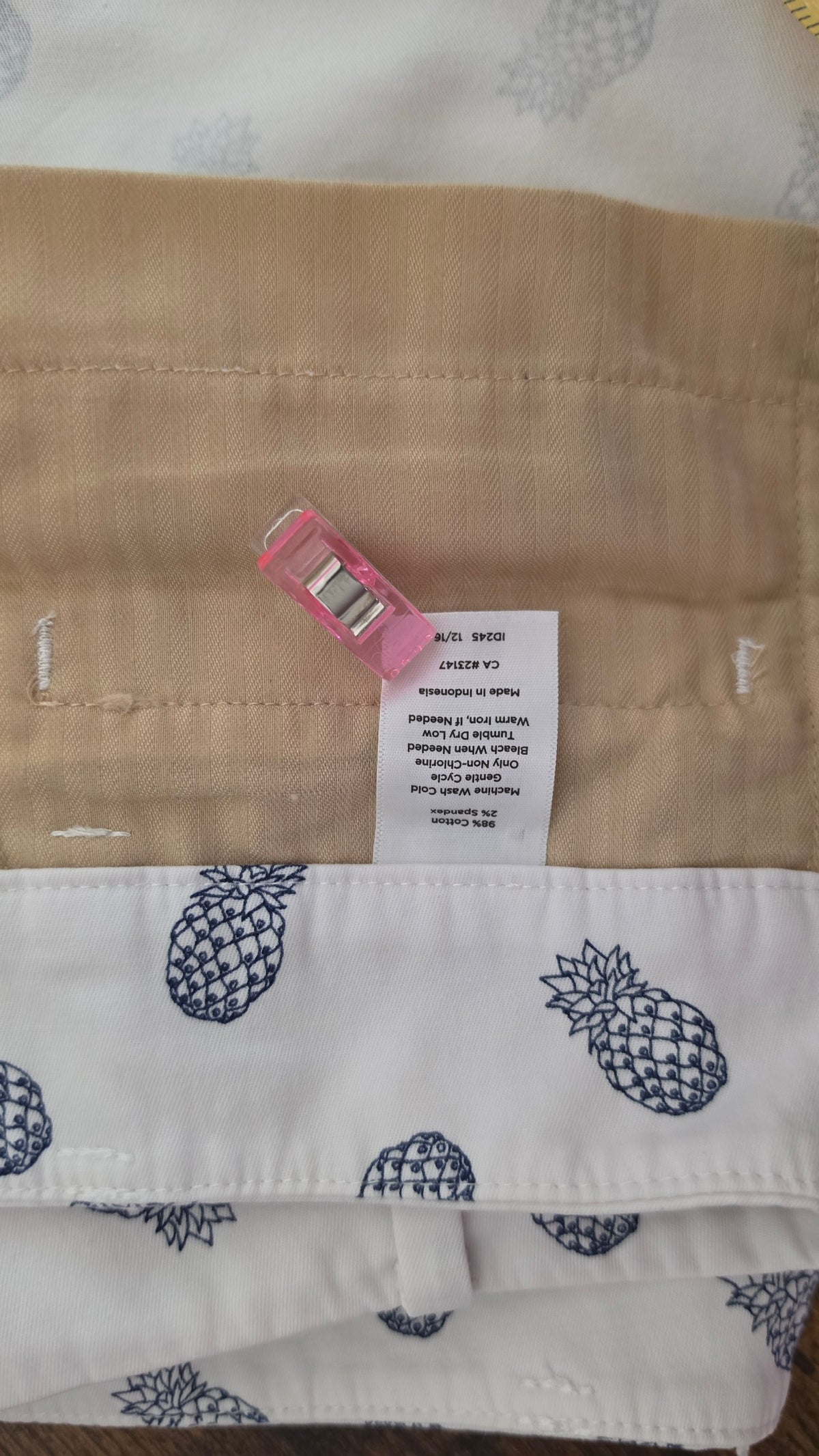 Talbots The Perfect Crop Curvy Pants Size 10 White Navy Pineapple Print Chino
