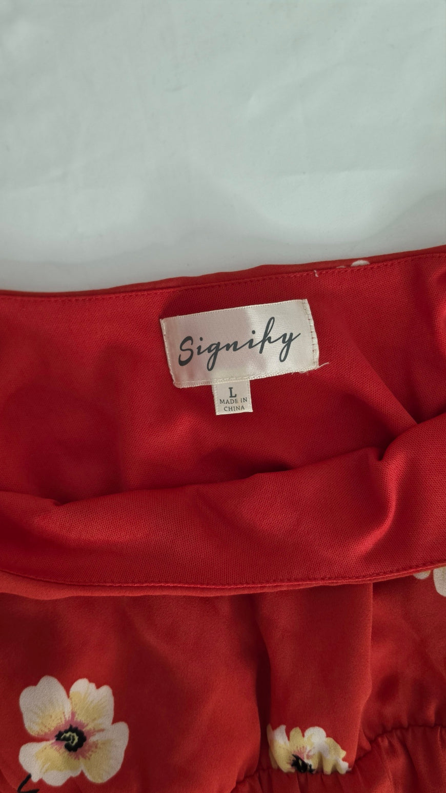 Signify Women's Large Red Floral