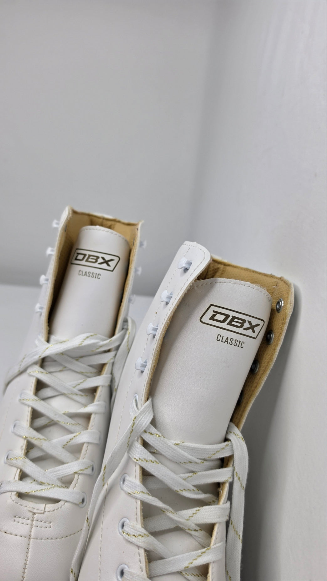DBX Classic Women’s Figure Skates Size 10 White Ice Skating Boots Blades