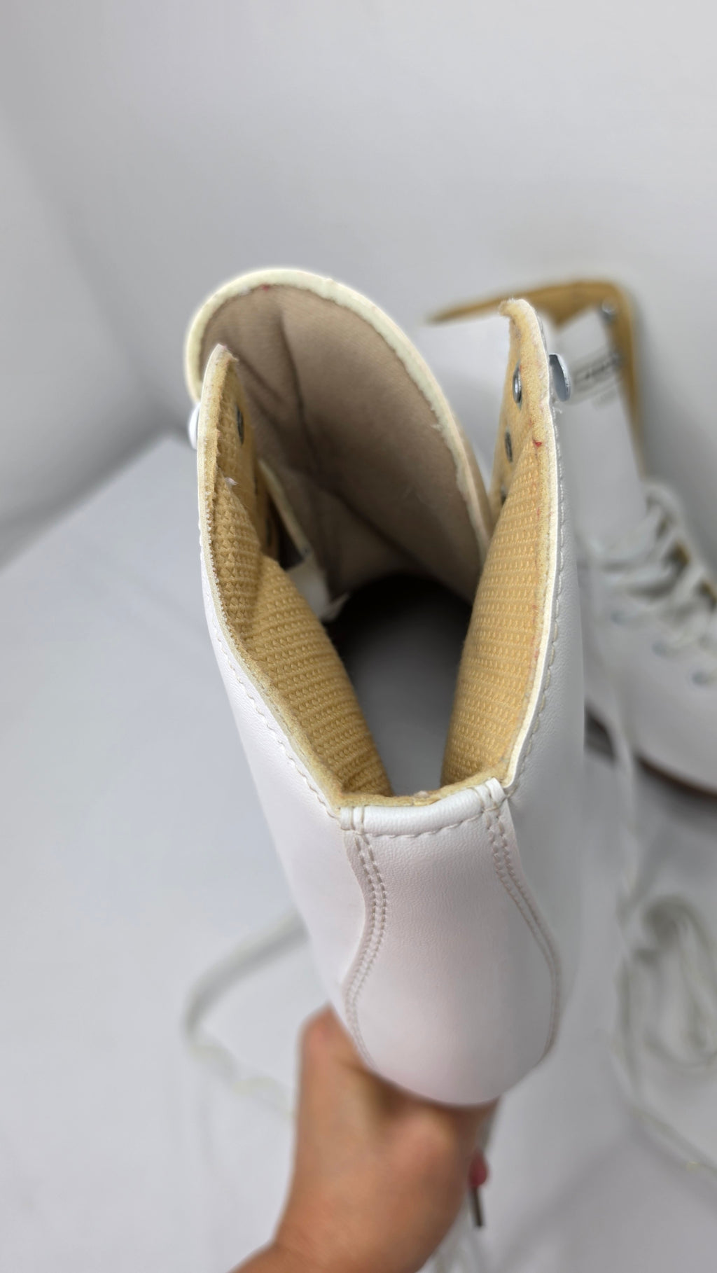 DBX Classic Women’s Figure Skates Size 10 White Ice Skating Boots Blades