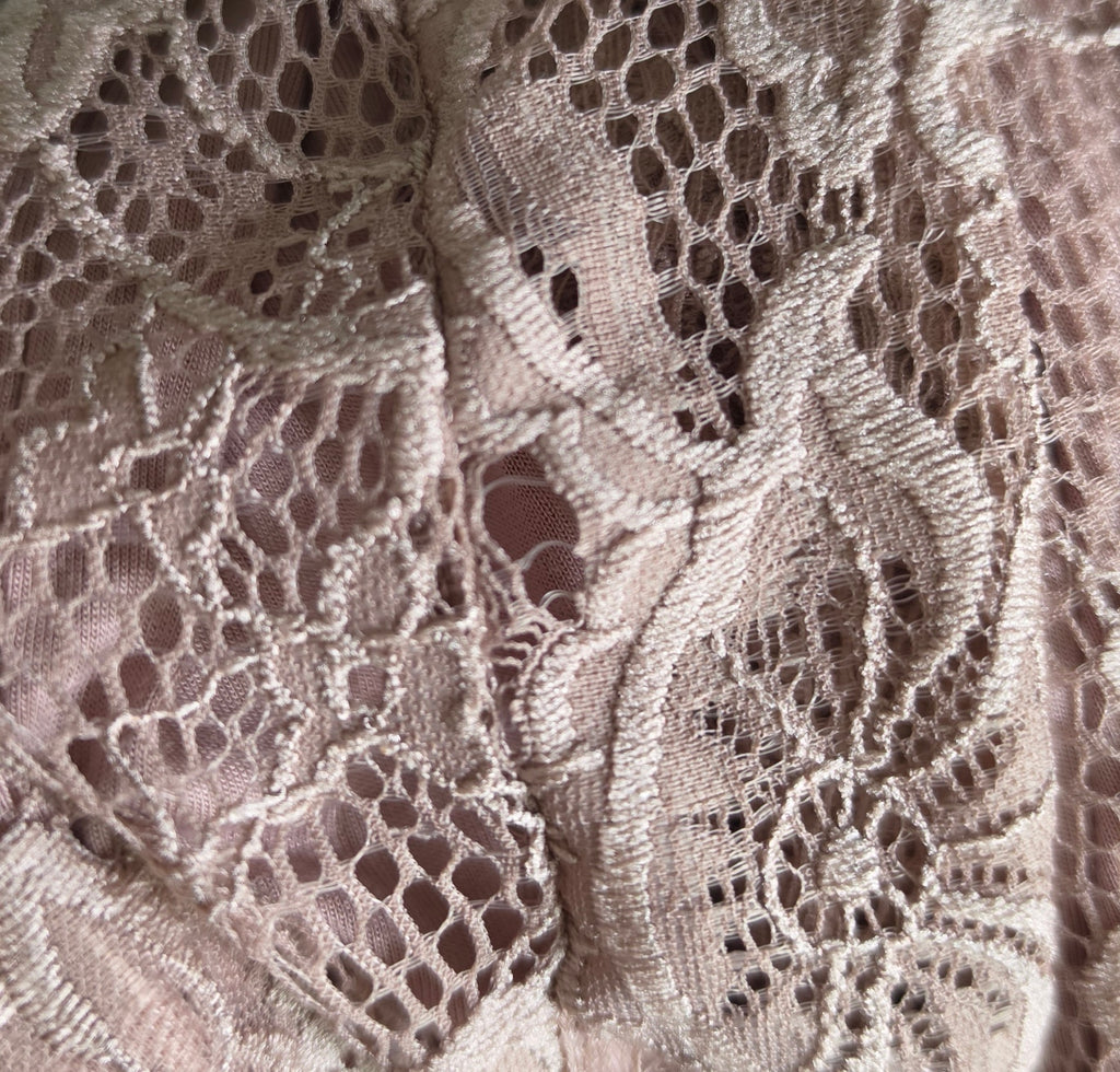 Cale & Gage Mauve Floral Lace Long Sleeve Blouse