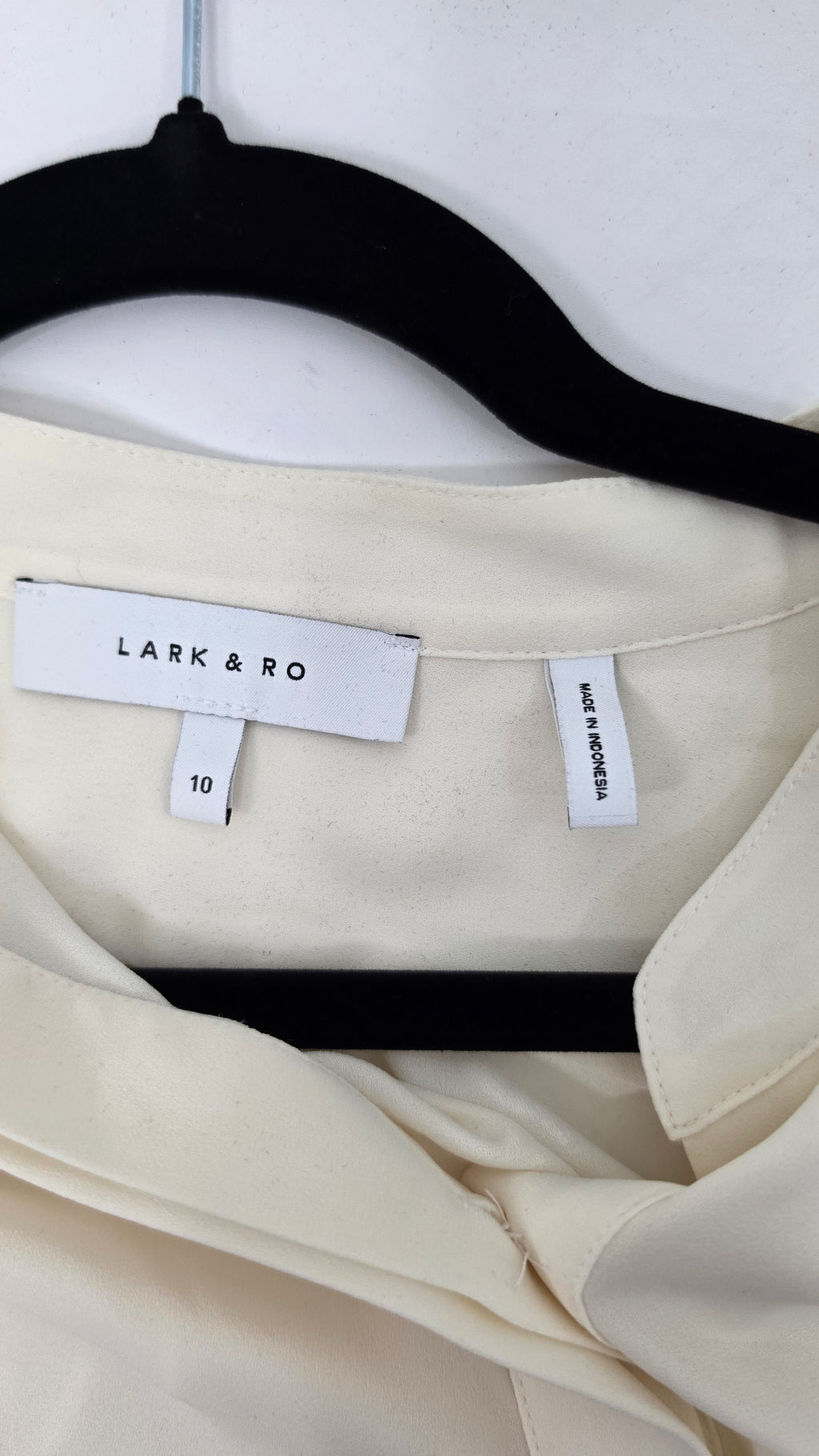 Lark & Ro Ivory Long Sleeve Blouse