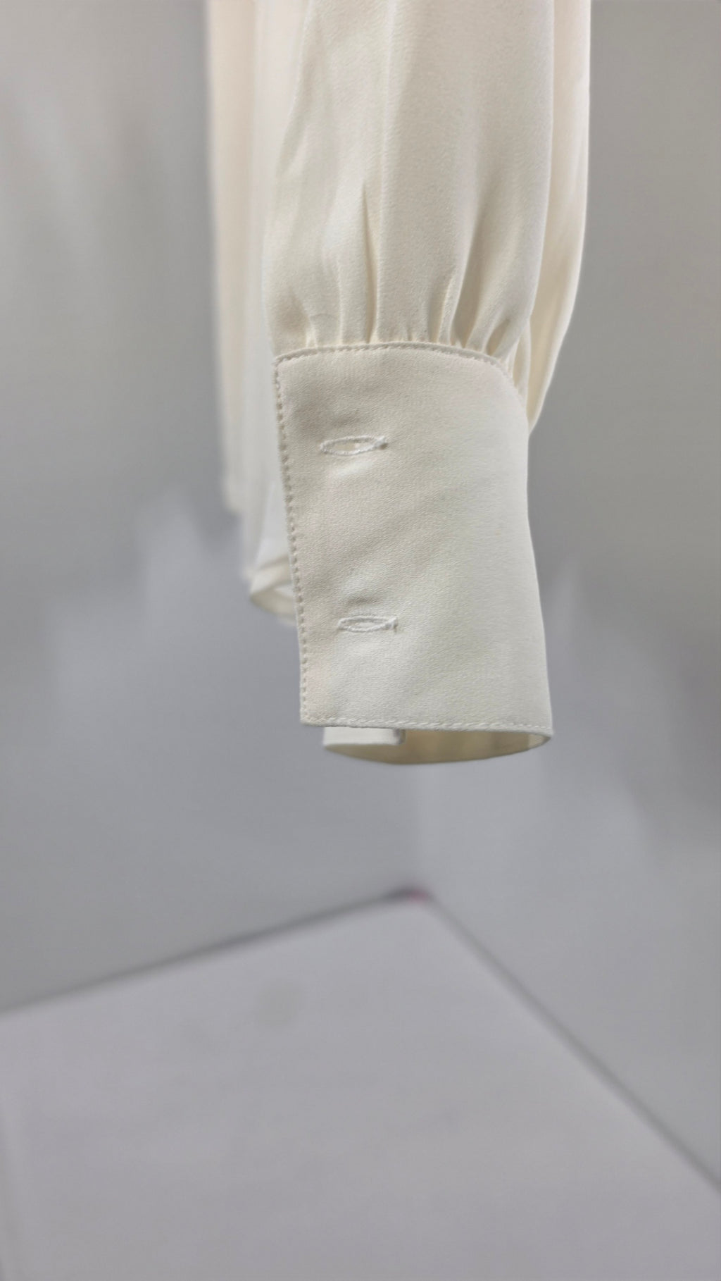 Lark & Ro Ivory Long Sleeve Blouse