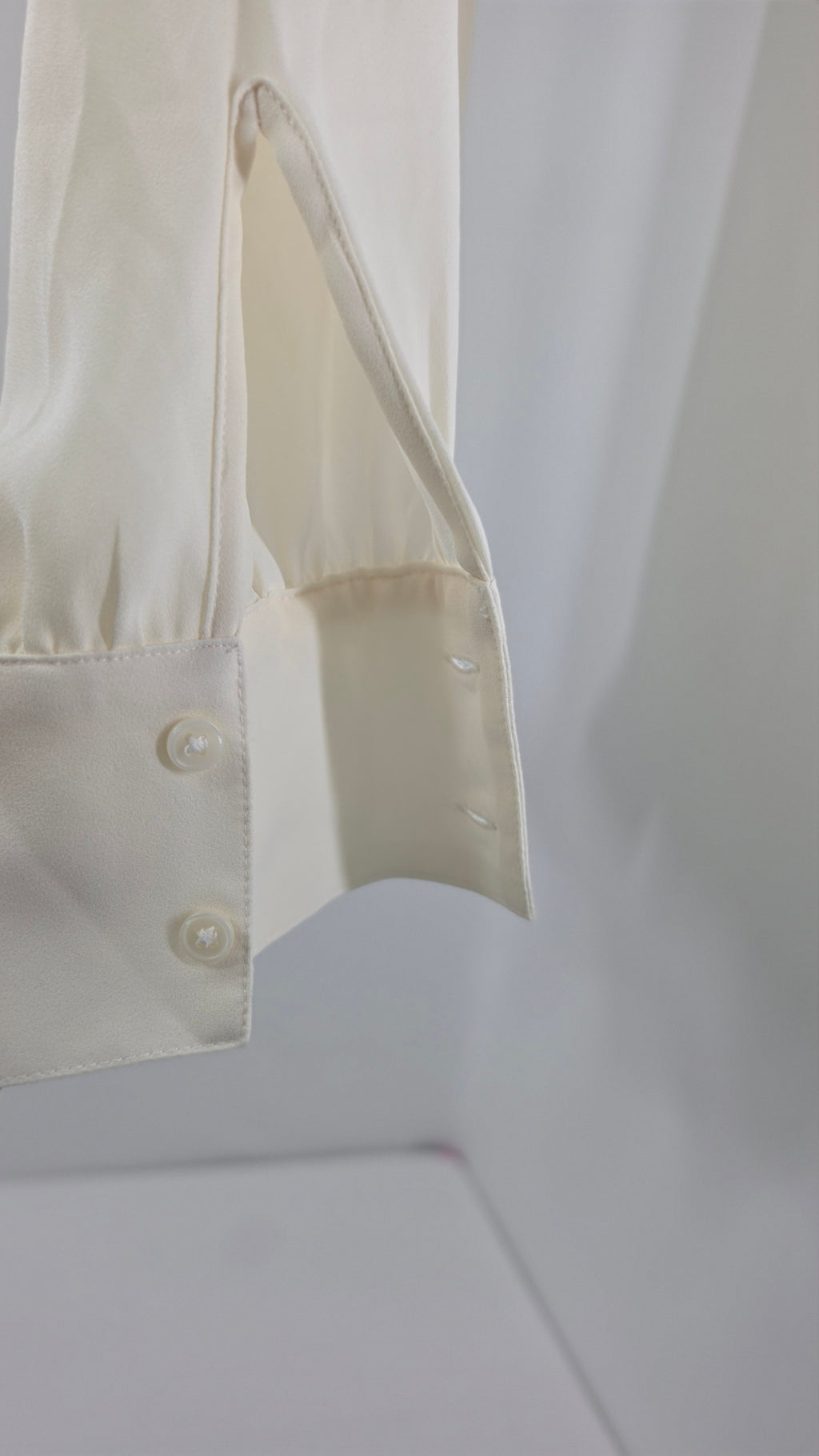 Lark & Ro Ivory Long Sleeve Blouse