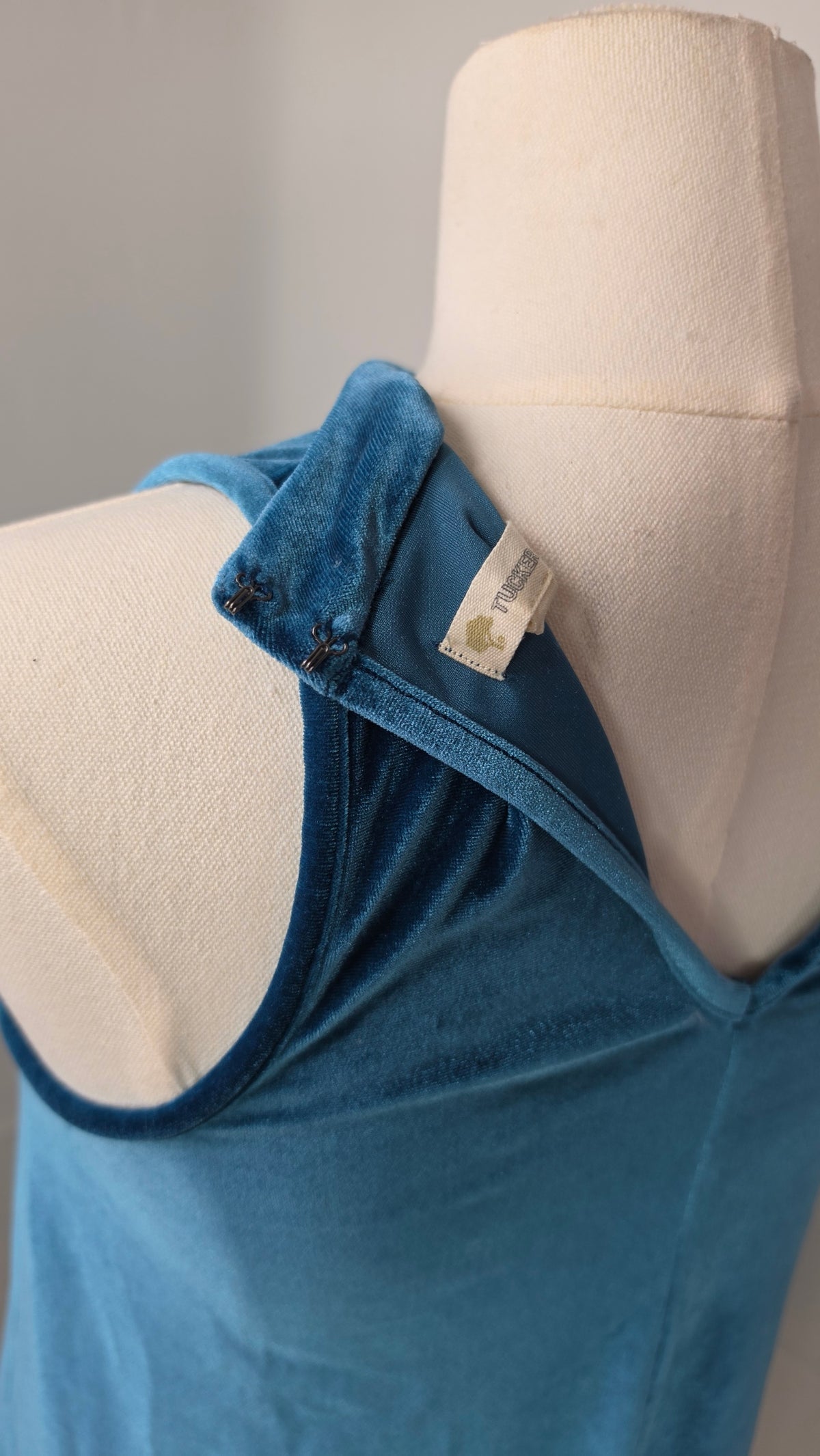 Tucker  & Tate Girls Size 10 Teal Blue Velvet Swing Dress Mock Neck Keyhole Back
