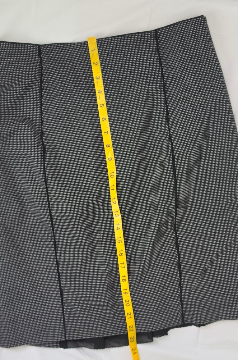 White House Black Market Size 10 Black White Micro Dot Pencil Skirt Ruffle Hem