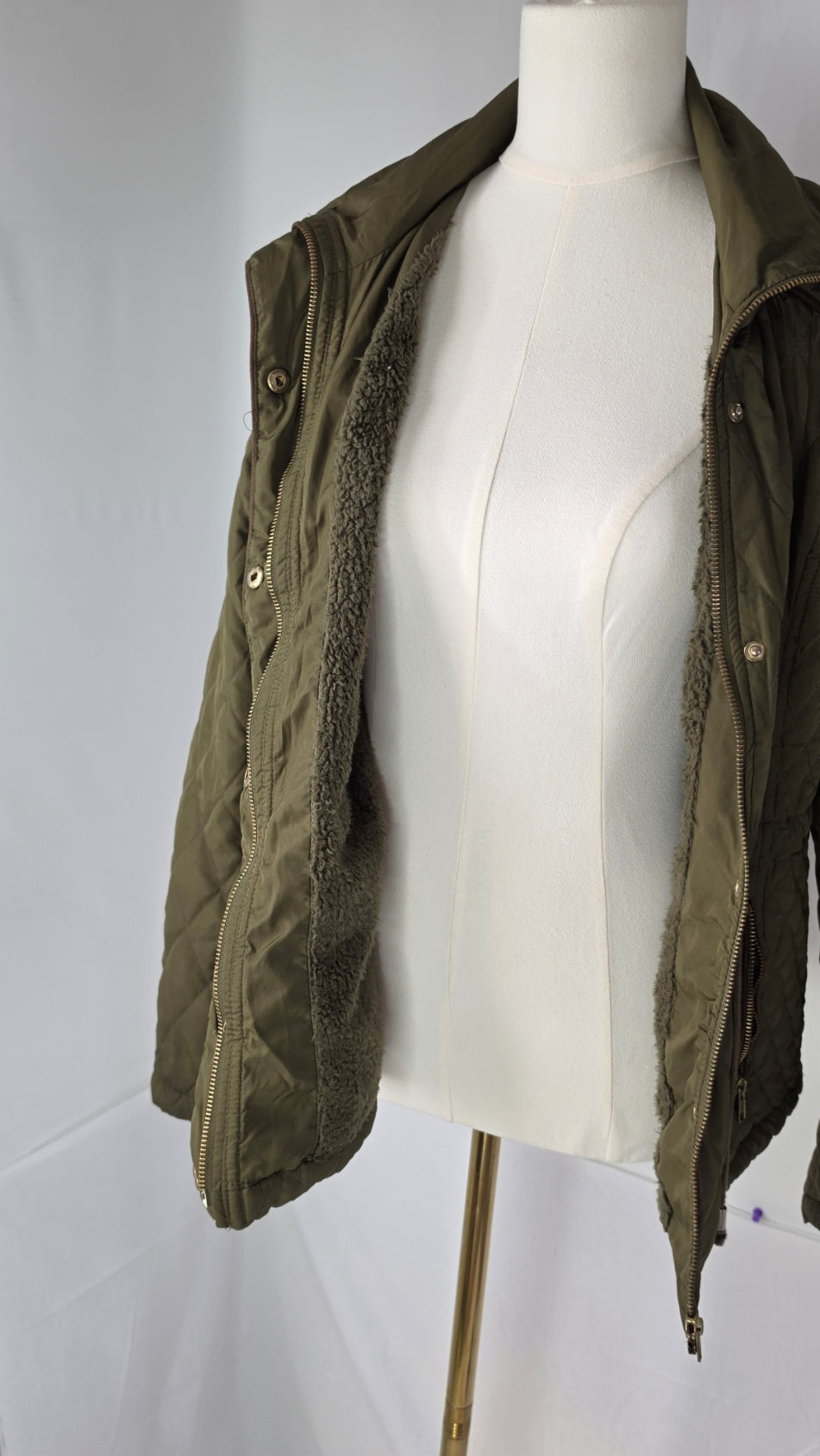Love Tree Olive Green Quilted Jacket Medium Snap Button Zip Front Pockets Fleece Lined