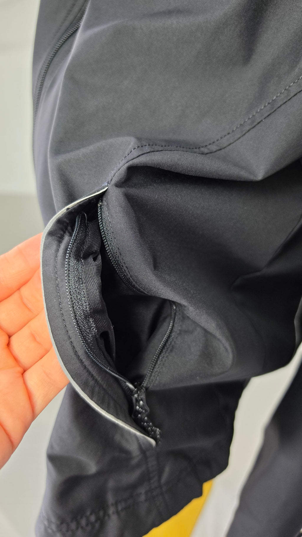 Cutter & Buck WeatherTec Men’s XL Black Full Zip Windbreaker Jacket