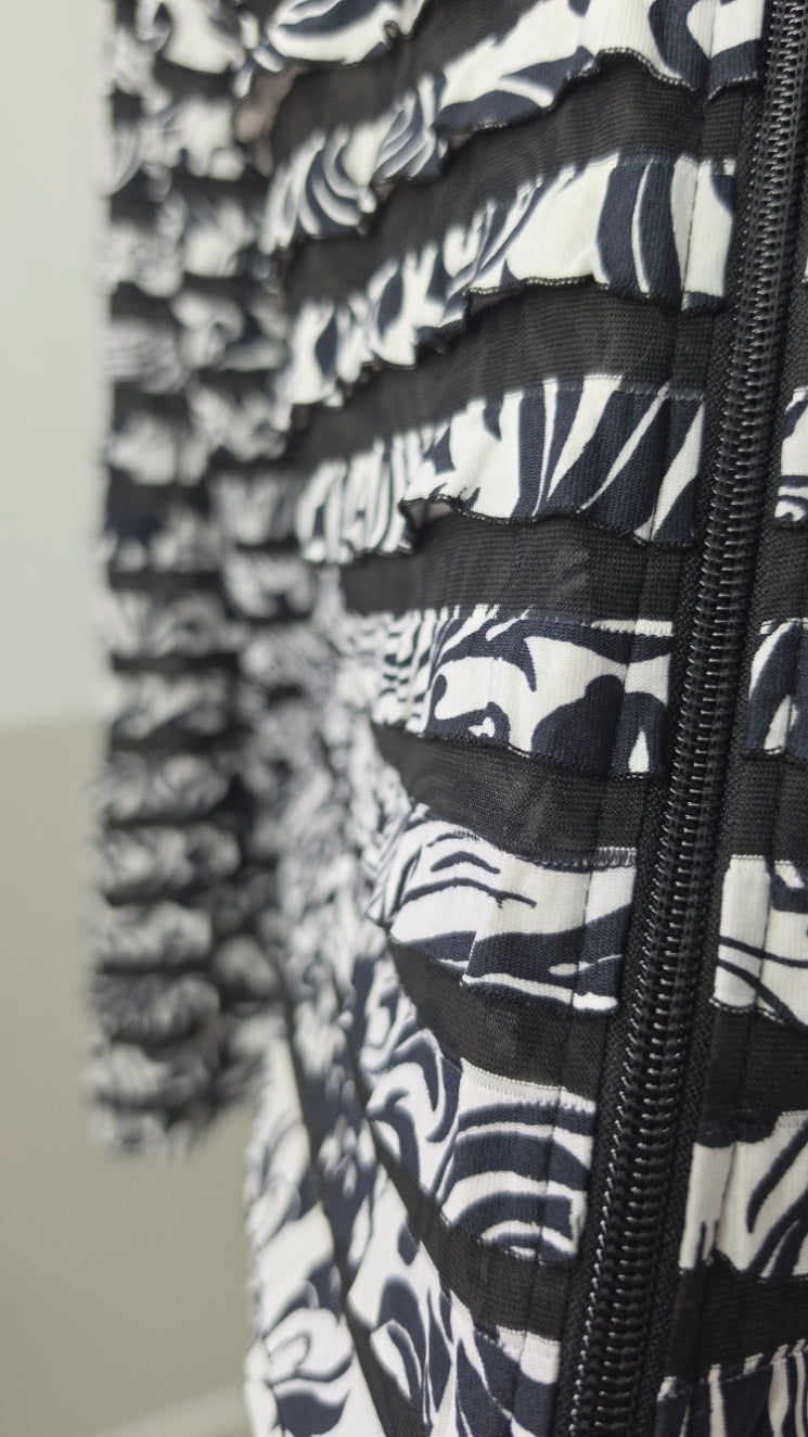 Draper’s & Damon’s Petite Medium Black White Ruffle Mesh Jacket Full Zip