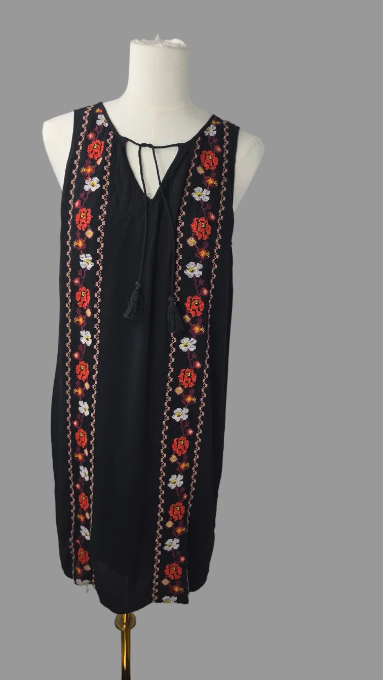 Old Navy Embroidered Sleeveless Dress – Size S