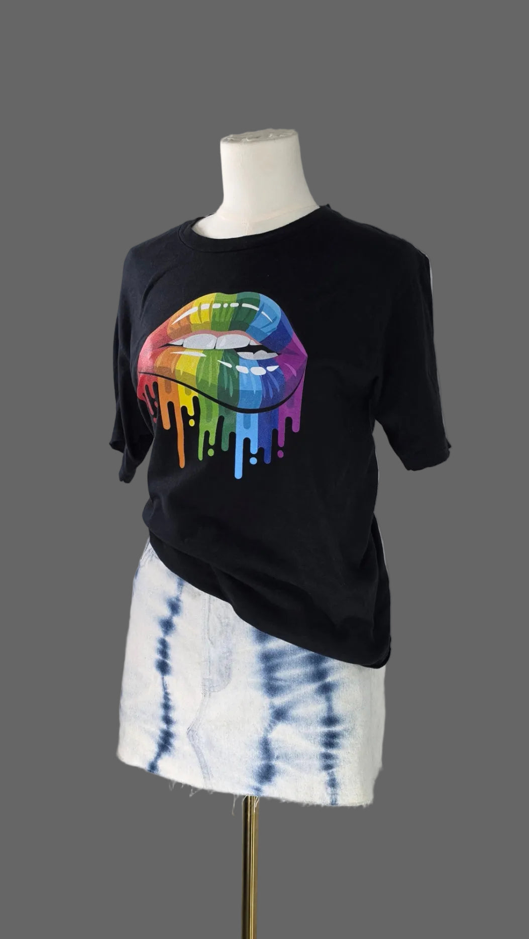 Port & Company Rainbow Lips Graphic T-Shirt Black Size S