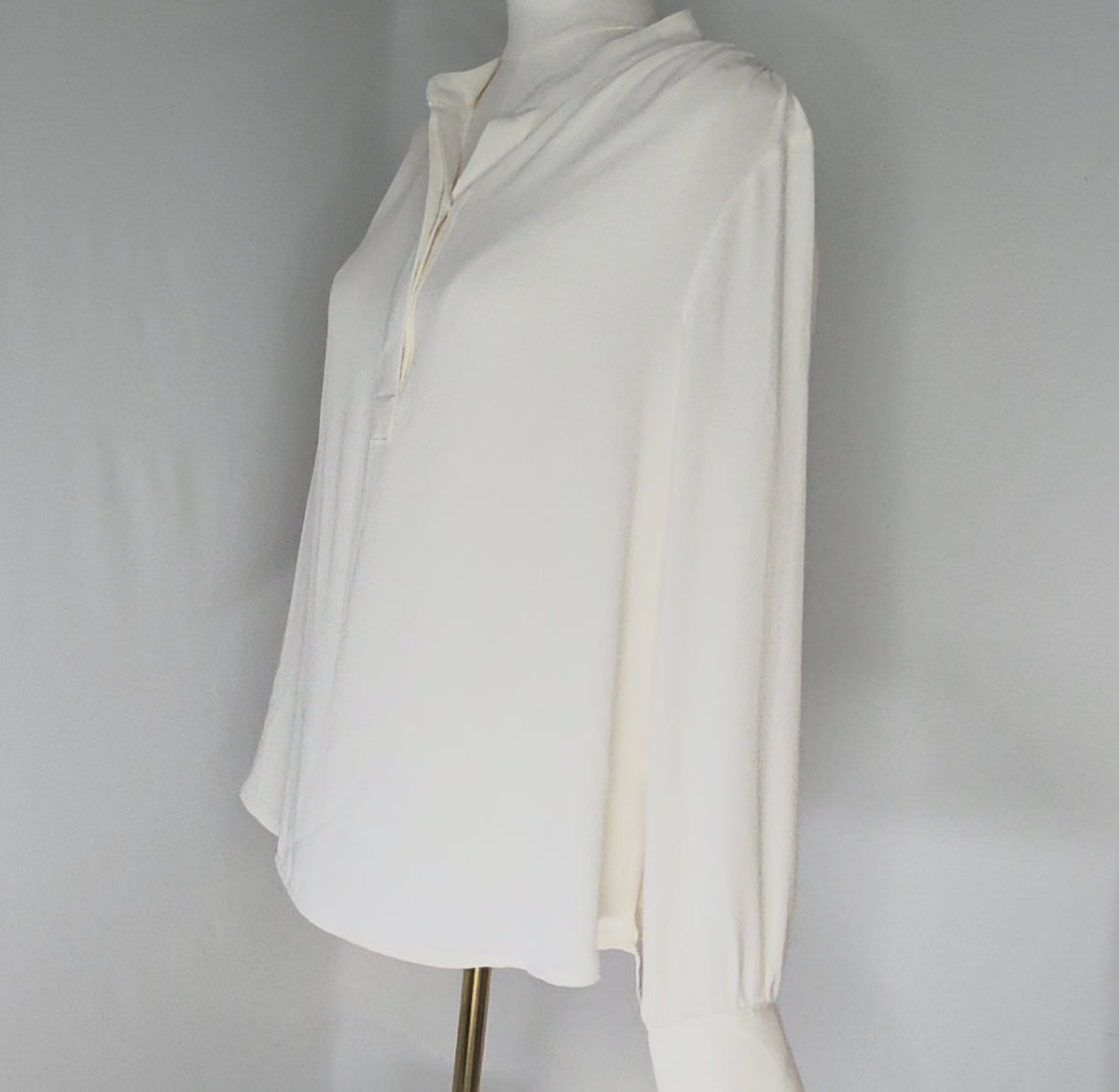 Lark & Ro Ivory Long Sleeve Blouse