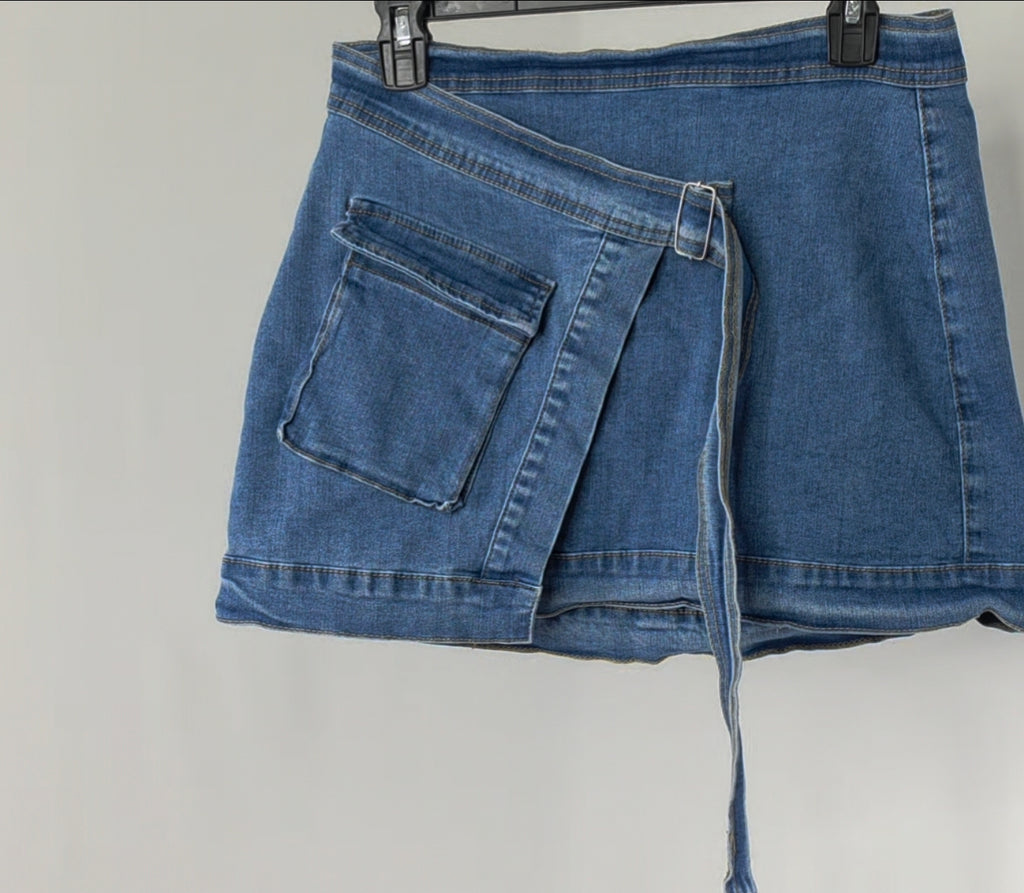 Women’s Denim Mini Skirt Size L Belted Stretch Blue Jean Utility Skirt